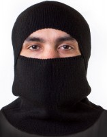 Подшлемник вязаный с одной прорезью (черный)